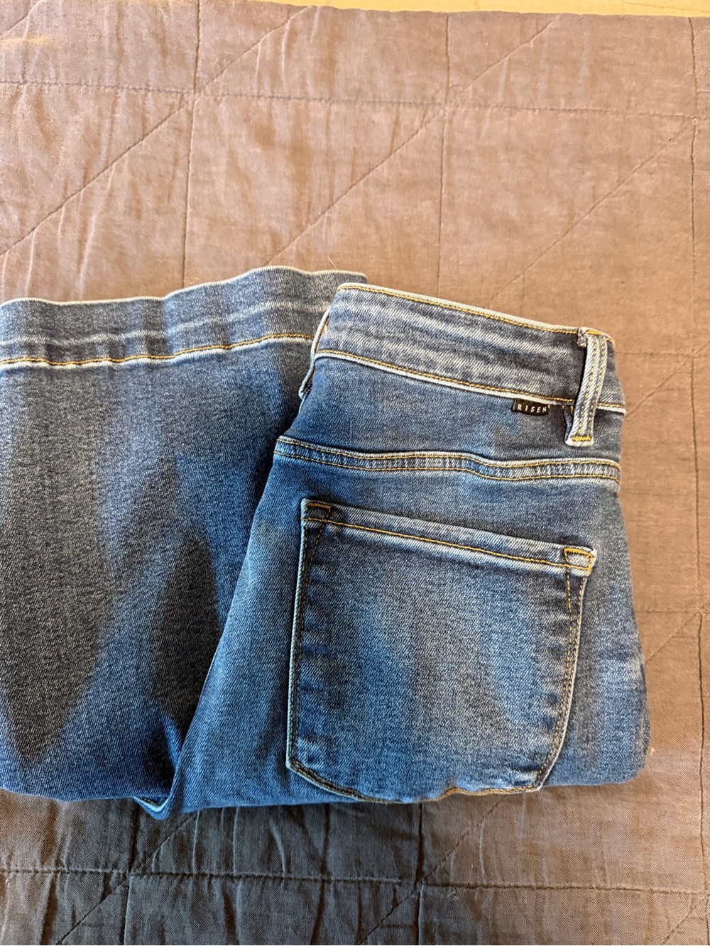 Risen Women's Blue Denim cropped Jeans